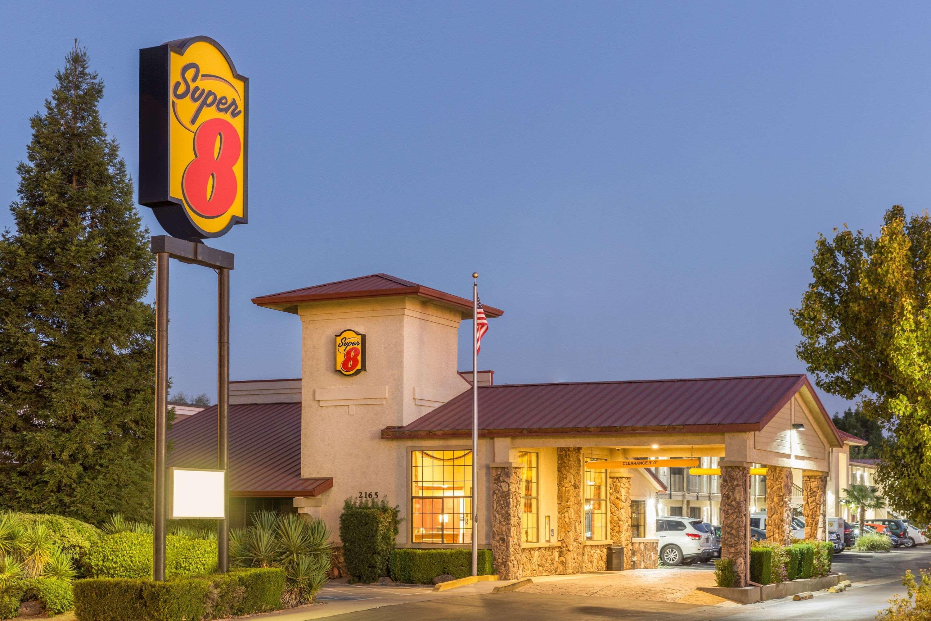 Super 8 By Wyndham Corning Motel Eksteriør bilde